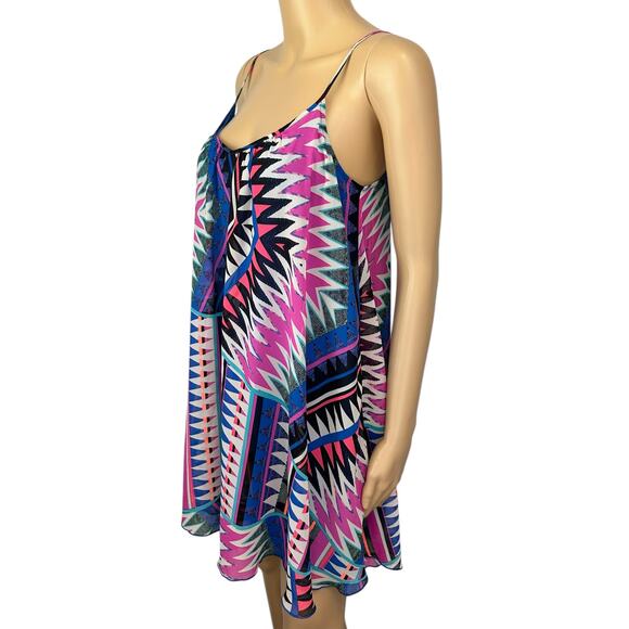 2/$15 Express Bold Geo Mini Dress V-Neck Sleeveless Size XS - Picture 4 of 11